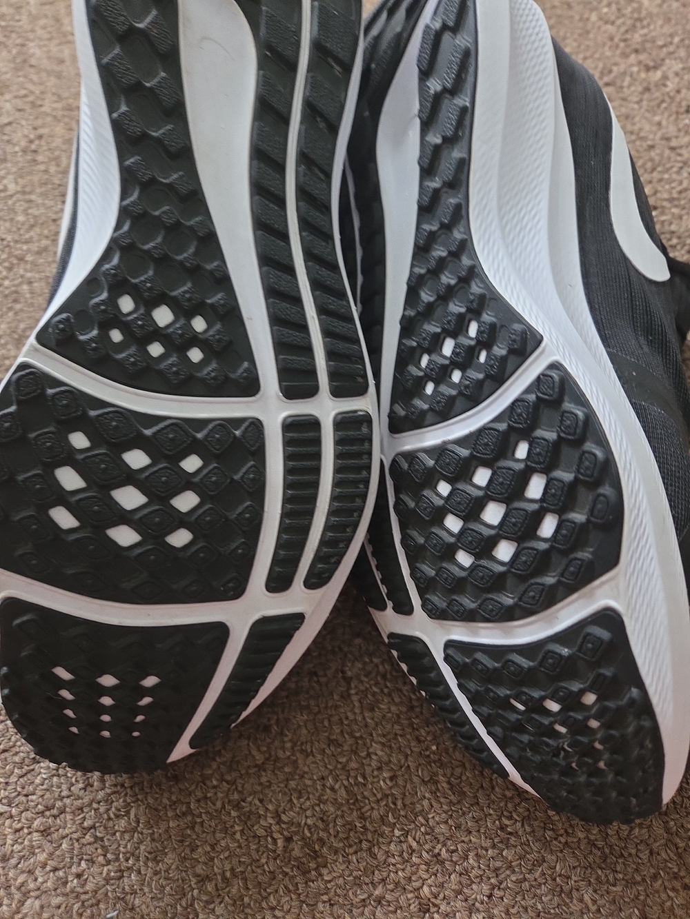 Nike Women’s Black and White Zoom Pegasus-Style Athletic Shoes Running Sz 7.5 - Picture 4 of 7